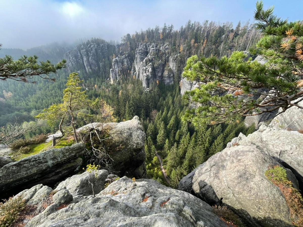 Srub Na Svahu Sjezdovky V Radvanicich Radvanice  Buitenkant foto