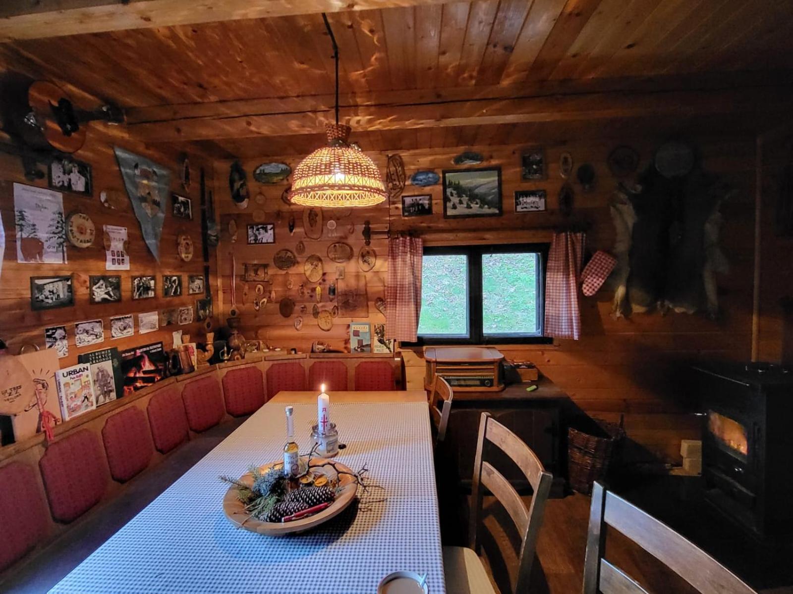 Srub Na Svahu Sjezdovky V Radvanicich Radvanice  Buitenkant foto